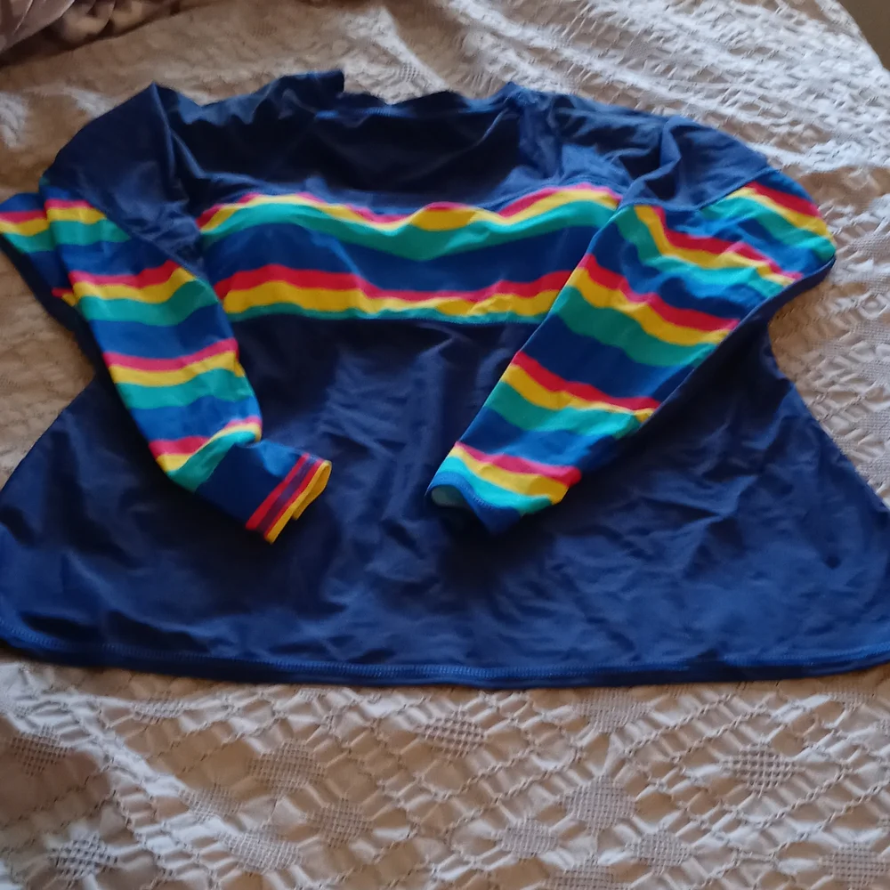 Swimsuit - Picture 2 of 3